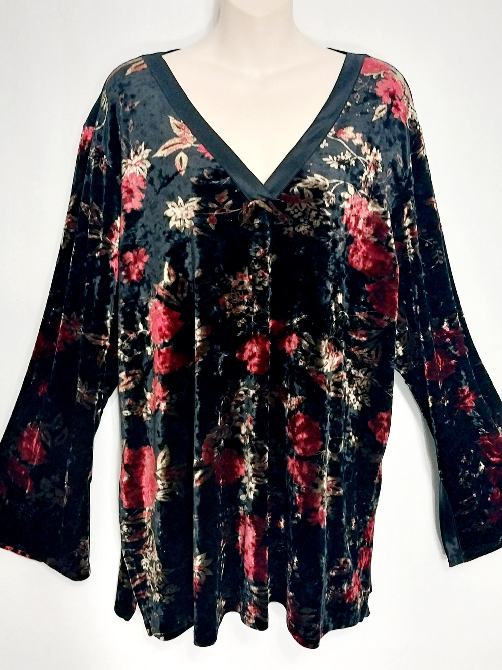 🔵BOGO FREE🔵 Venezia Top Velvet Long Seeve Floral  Sz 22/24